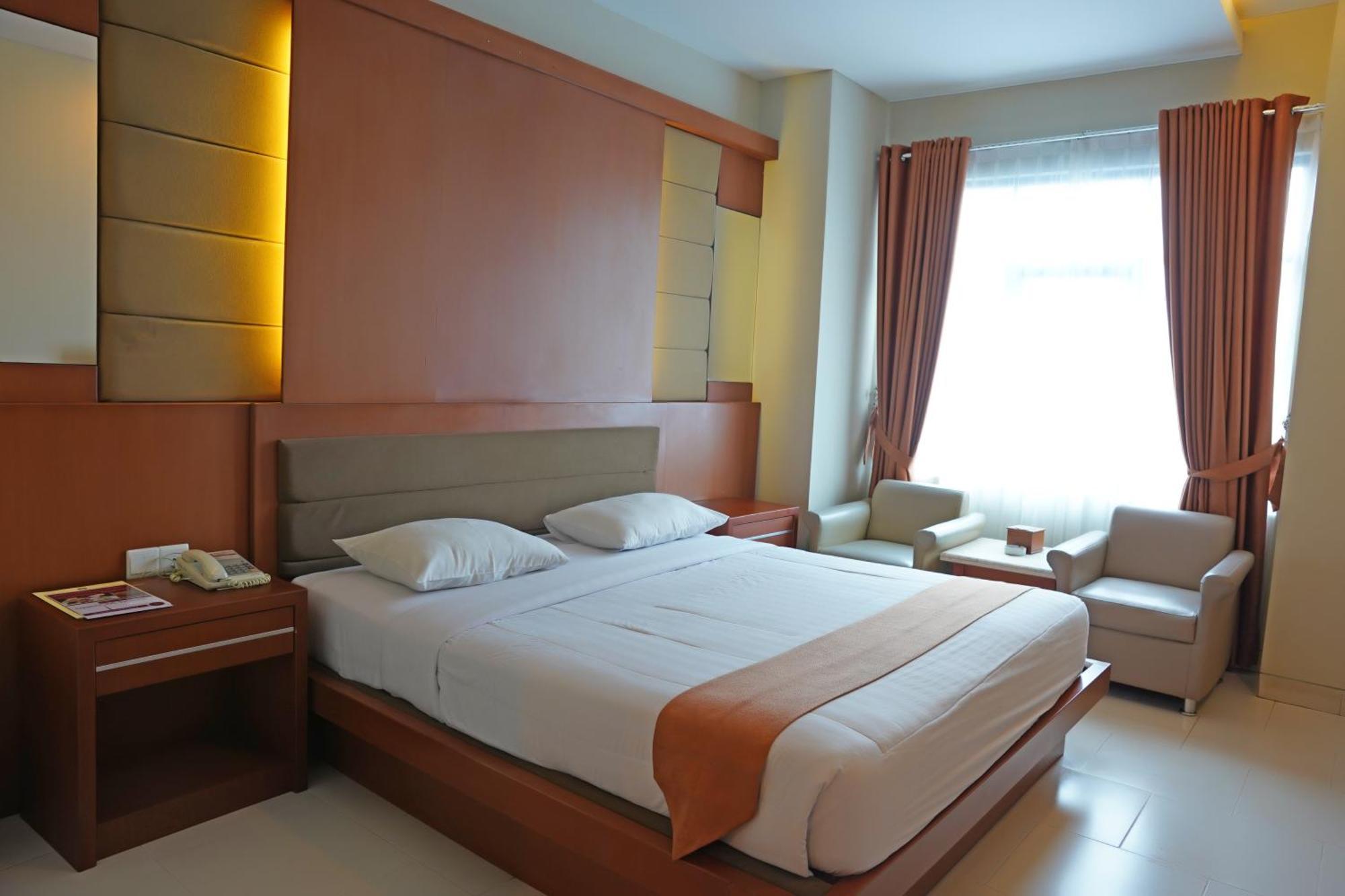 Arinas Hotel บันดาร์ ลัมปุง ภายนอก รูปภาพ
