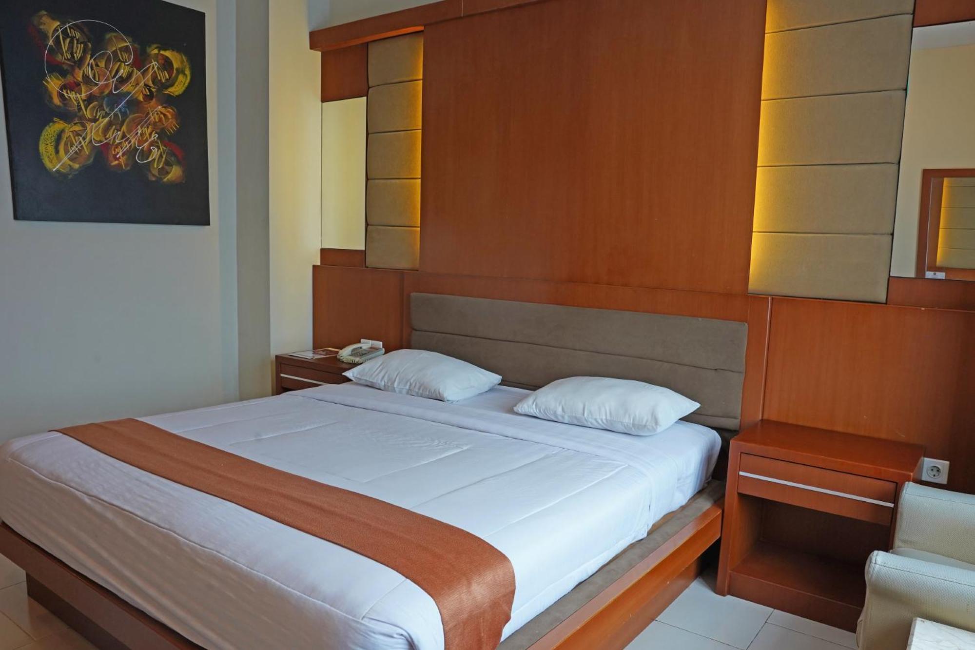 Arinas Hotel บันดาร์ ลัมปุง ภายนอก รูปภาพ