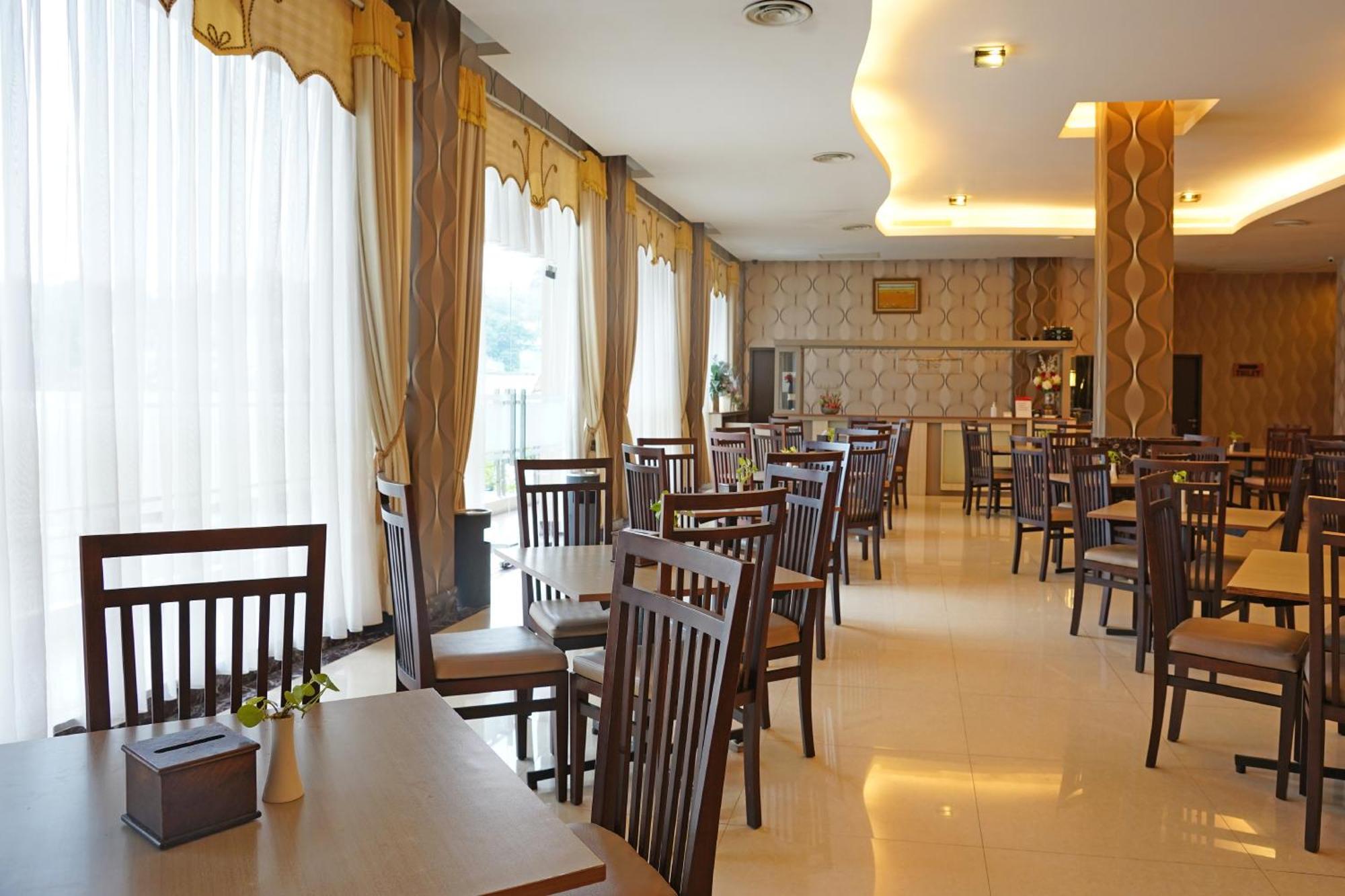 Arinas Hotel บันดาร์ ลัมปุง ภายนอก รูปภาพ